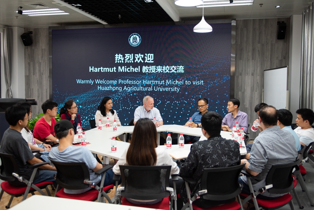 交流会现场【学通社记者 段智为 摄】_副本_副本 交流会现场【学通社记者 段智为 摄】_副本_副本